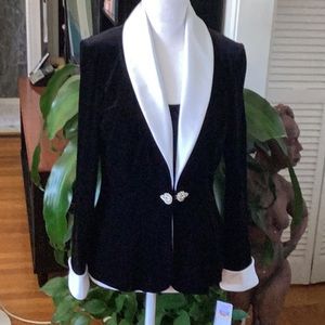 Alex Evening blazer with tank top